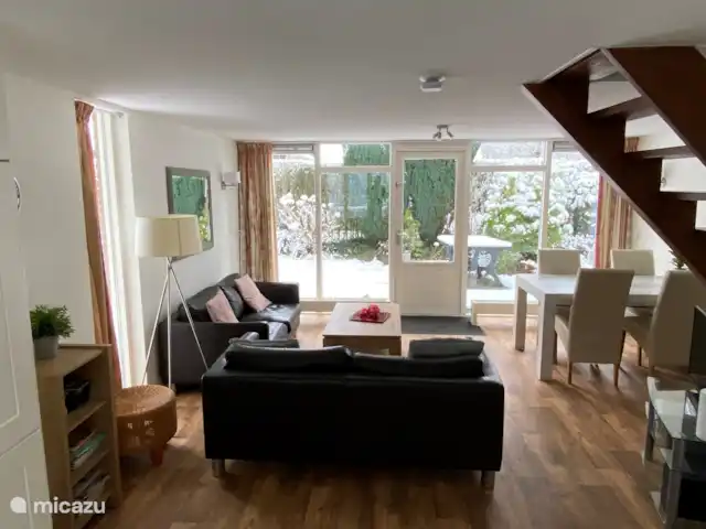 Haut Limbourg | Pays-Bas, Limbourg, Simpelveld - bungalow Salon avec nouveau plancher 2024