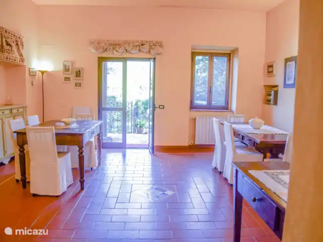 Todi, maison avec piscine privée | Italie, Ombrie, Acquasparta - villa salle commune