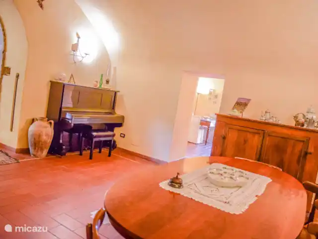 Todi, maison avec piscine privée | Italie, Ombrie, Acquasparta - villa salle commune
