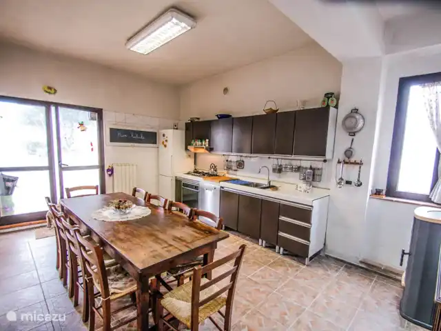 Todi, maison avec piscine privée | Italie, Ombrie, Acquasparta - villa salle commune