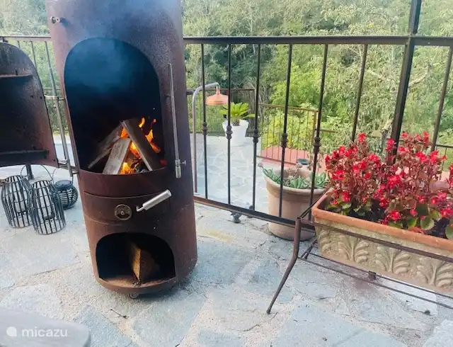 Eine Außenheizung für den Fall, dass es abends noch etwas kühl ist. 