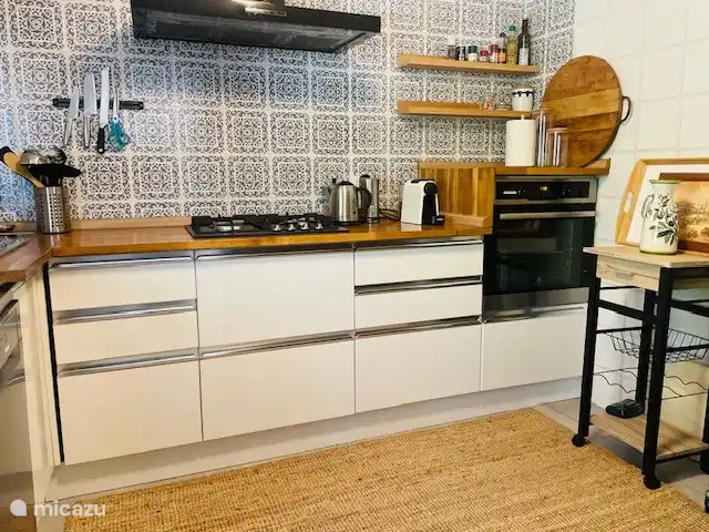 Location de Vacances Italie, Ligurie, Apricale, villa - Casa Bianca Apricale Cuisine entièrement équipée adjacente au salon avec un four et un lave-vaisselle