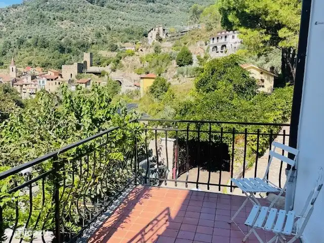 Location de Vacances Italie, Ligurie, Apricale, villa - Casa Bianca Apricale Balcon adjacent à 2 des chambres