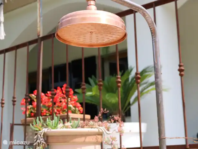 Location de Vacances Italie, Ligurie, Apricale, villa - Casa Bianca Apricale Douche extérieure