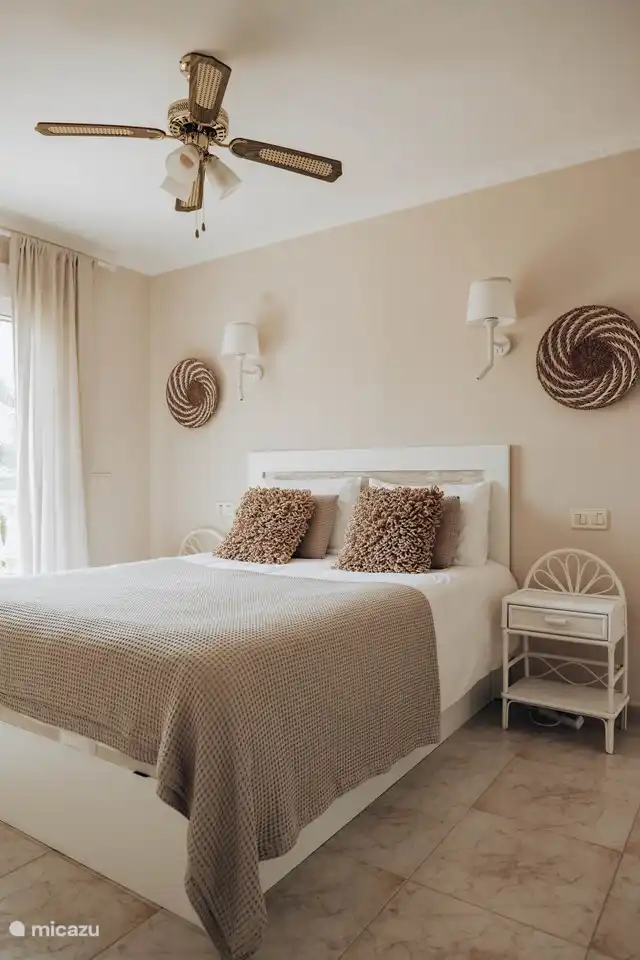 Schlafzimmer 2 mit Klimaanlage und eigenem Bad