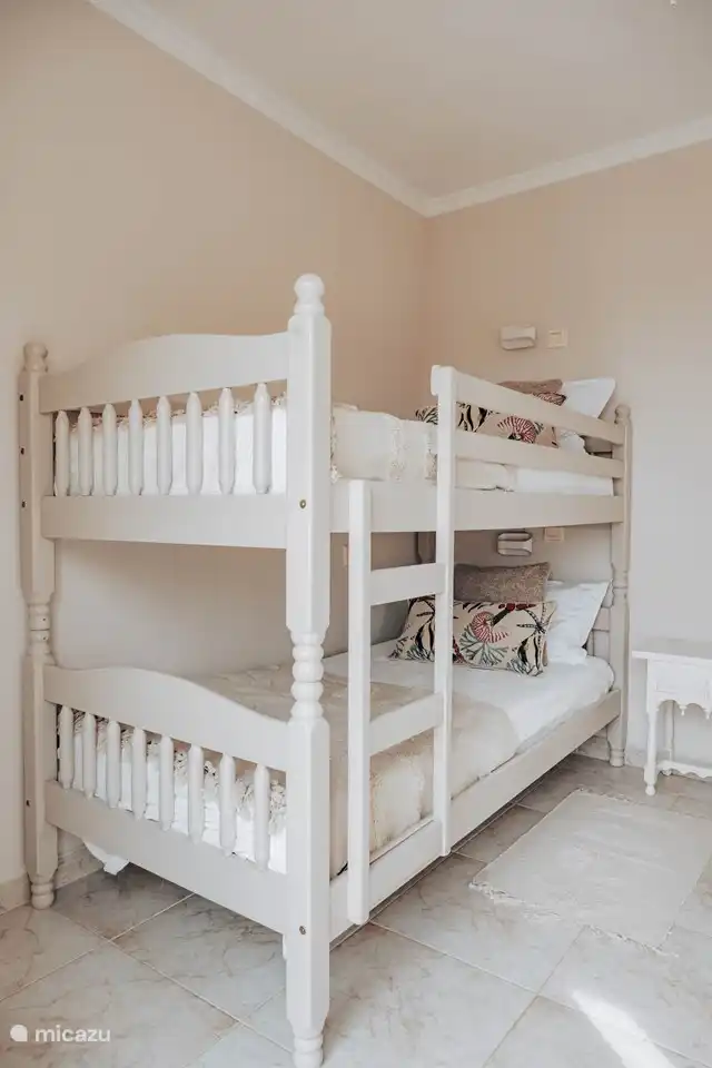 Schlafzimmer 4 mit Klimaanlage und Etagenbett