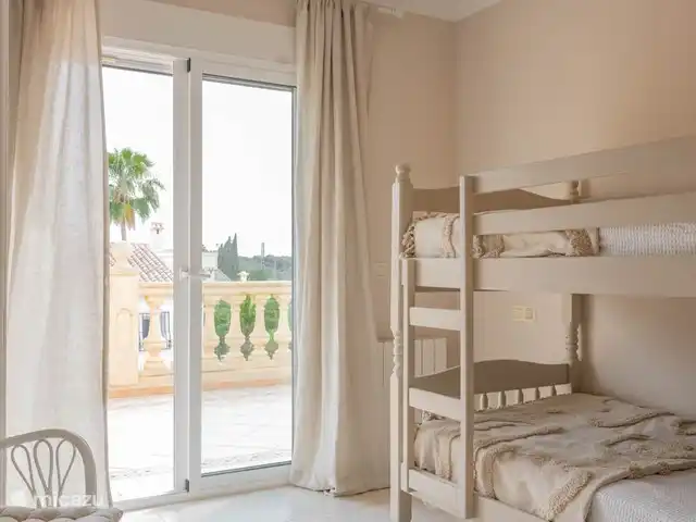 Casa Gorriones Moraira en España, Costa Blanca, Moraira - villa Dormitorio 4 con aire acondicionado y literas