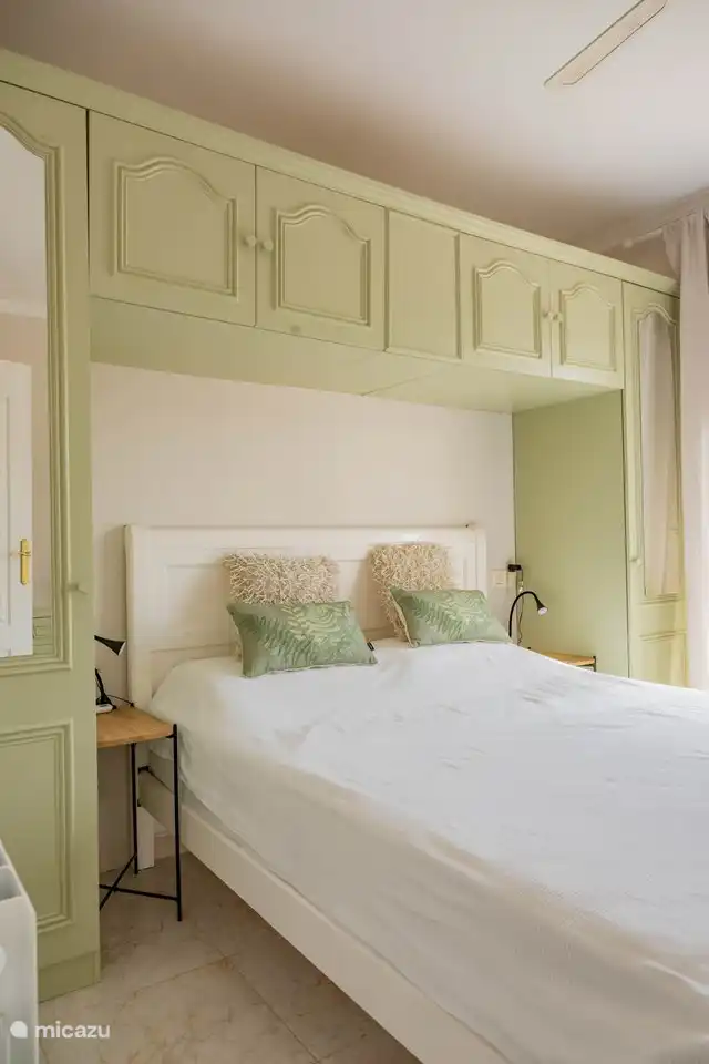 Schlafzimmer 3 mit Klimaanlage und Schminktisch