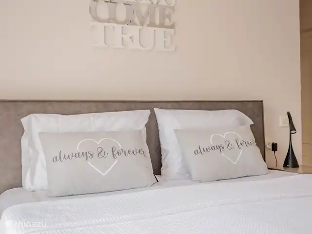 Casa Gorriones Moraira en España, Costa Blanca, Moraira - villa Dormitorio 1 con aire acondicionado, walk-in closet y baño privado