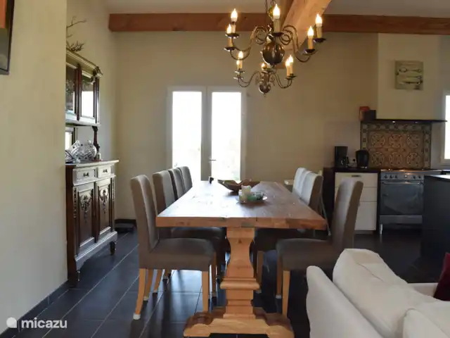 Pierre de Jourdan 8 personnes | France, Ardèche, Grospierres - villa La salle à manger.