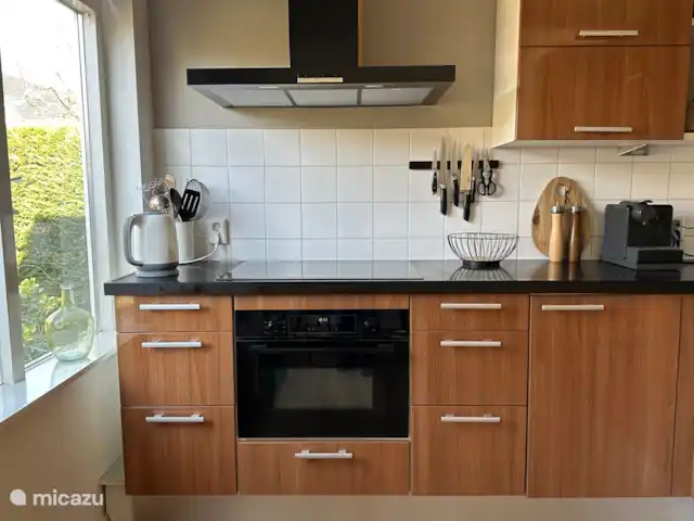 vakantiehuis huren in Nederland, Noord-Holland, Bergen – De Lijster Keuken met inductieplaat en oven