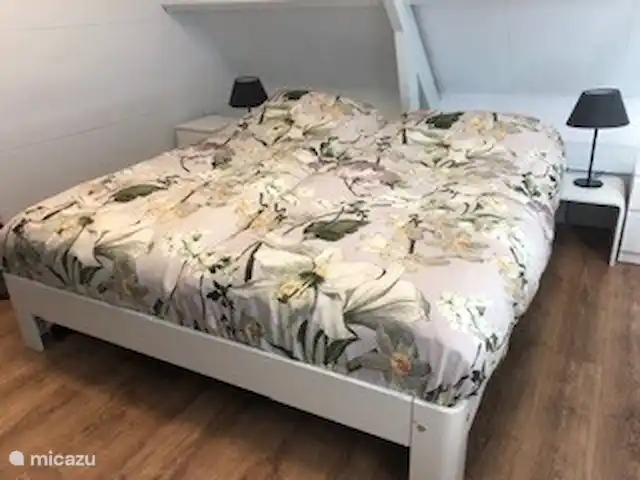 vakantiehuis huren in Nederland, Noord-Holland, Bergen – De Lijster Verstelbaar (hoofd- en voeteinde) Auping bed. 2 matrassen van 90x220