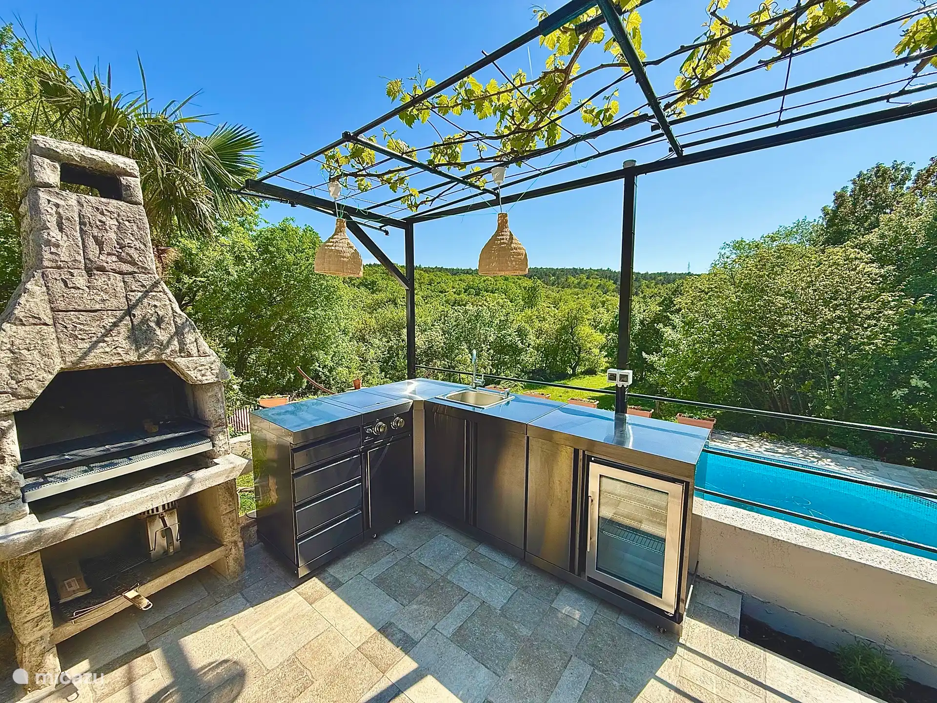 Grillplatz mit Gartenküche