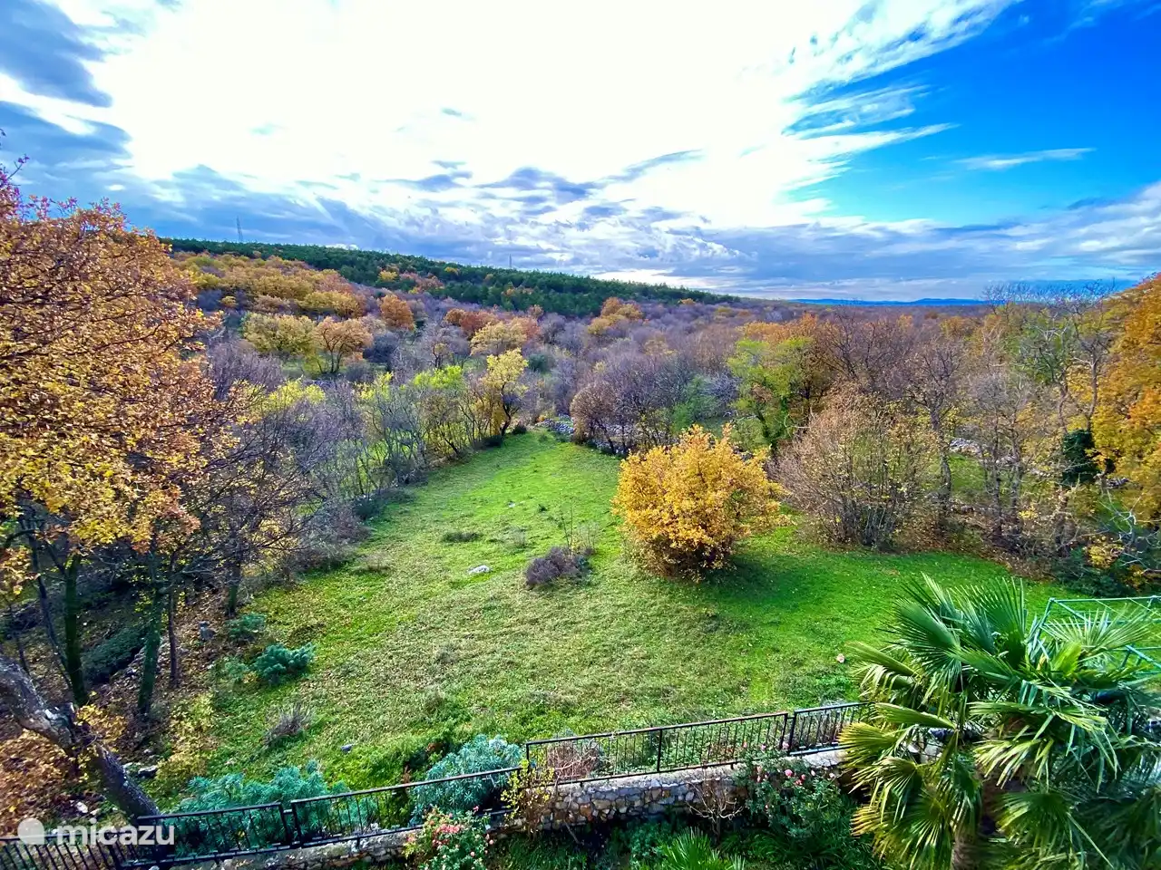 Blick vom Balkon im ersten Stock auf die Insel Krk