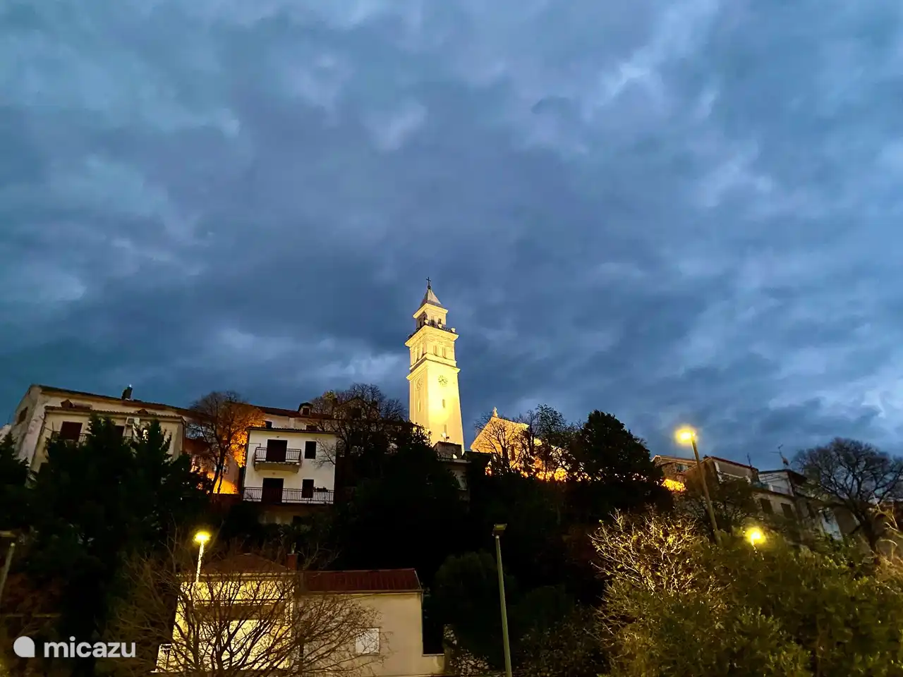 Novi Vinodolski, Hier finden Sie die perfekte Infrastruktur. Nur 5 Minuten mit dem Auto