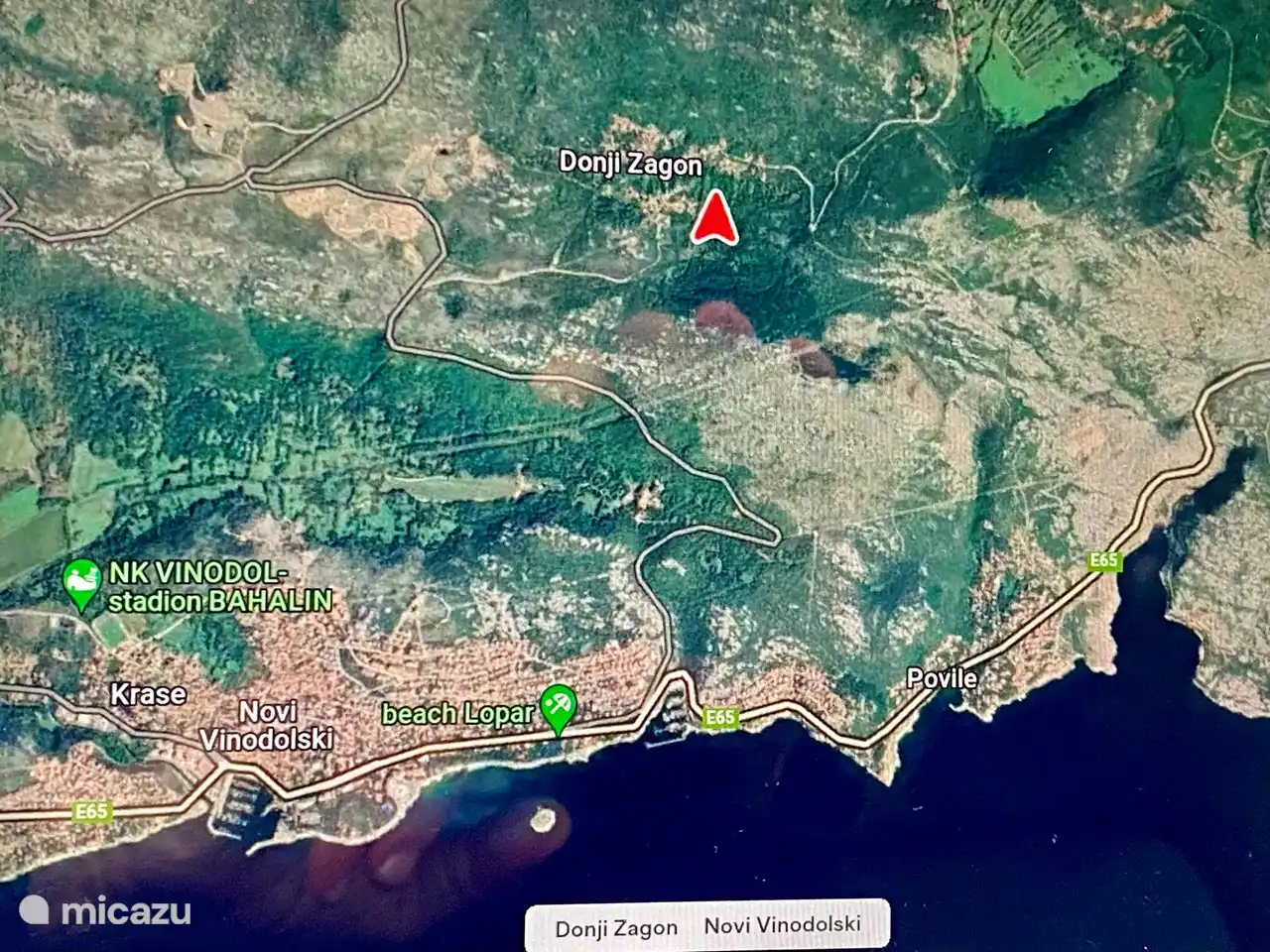 Lageplan der Villa (roter Pfeil)