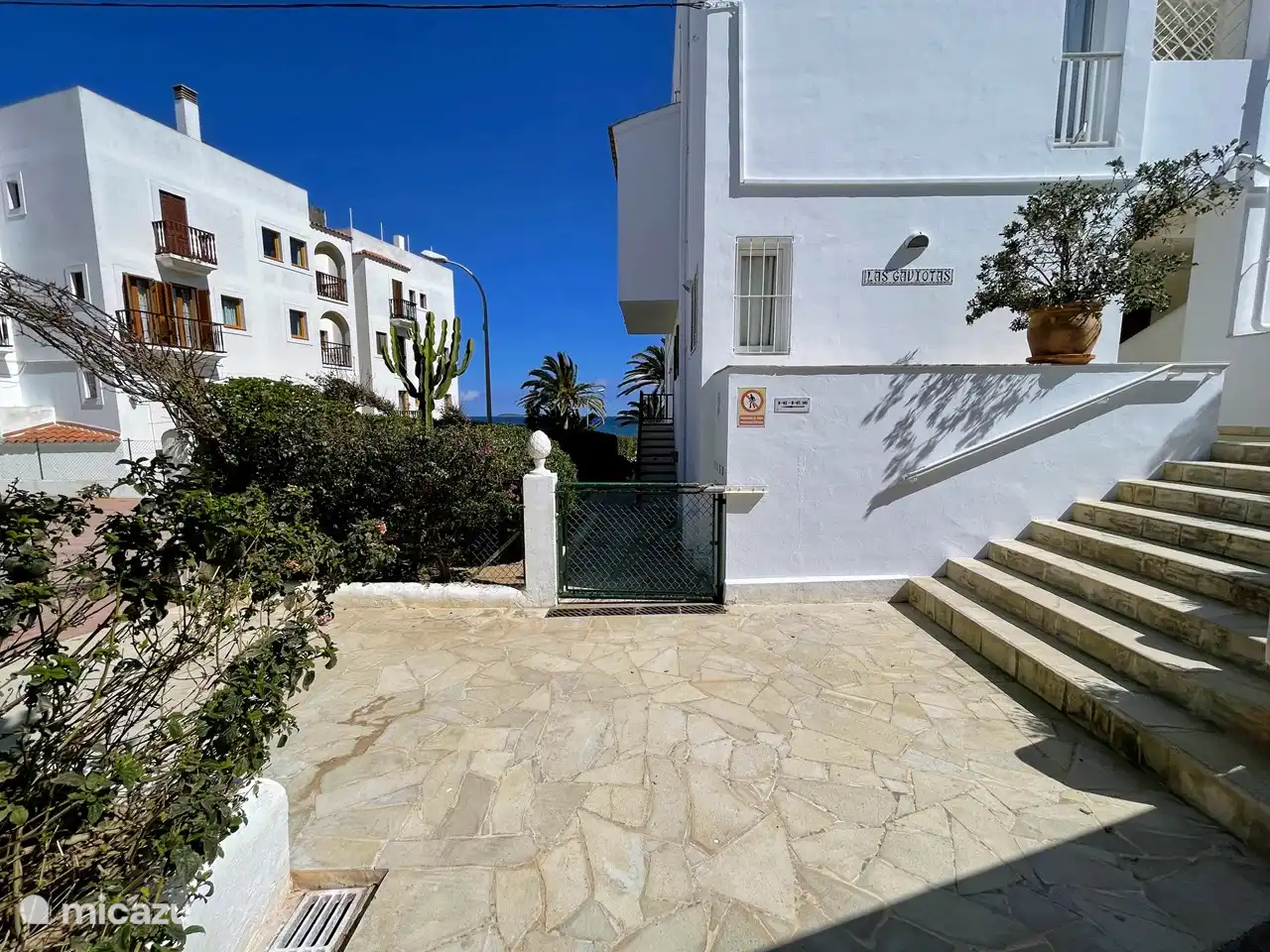 Il s’agit d’une petite résidence dans un quartier calme avec seulement environ 12 propriétaires.