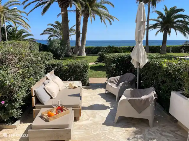 Casa Zita Playa | Espagne, Ibiza, Santa Eulalia - appartement Appartement au rez-de-chaussée avec grande terrasse privée et accès direct à la piscine.  De plus, bien sûr, une vue imprenable sur la mer !