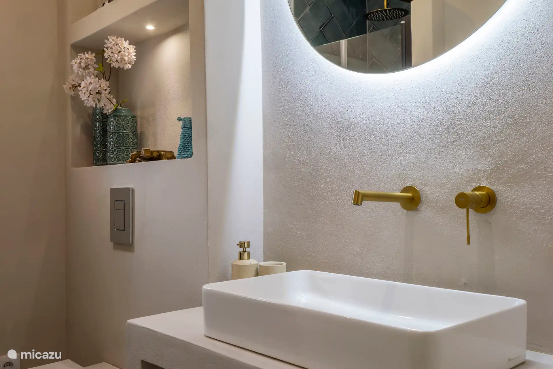 Badezimmer 1 mit stilvollen Details