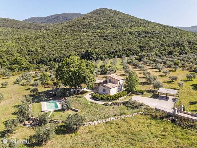 Vakantiehuis Italië, Umbrië – villa Umbrie - huis met privé zwembad