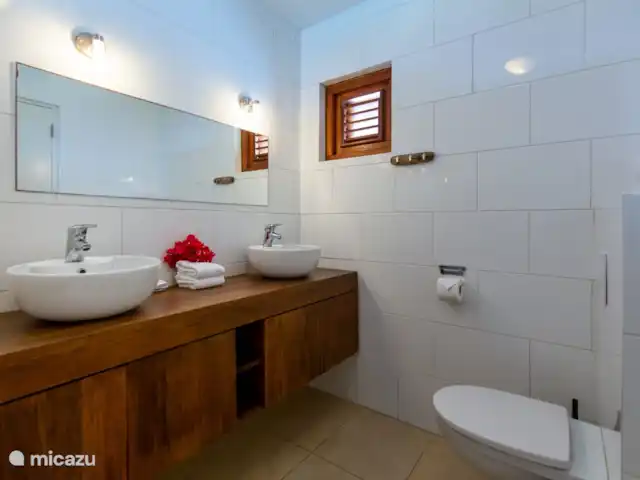 Villa Sol en Curazao, Bandabou (oeste), Coral Estate, Rif St.Marie - villa Cuarto de baño Dormitorio principal