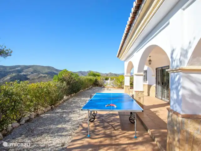 villa en España, Andalucía, Canillas de Aceituno – Casa Cartara Mesa de ping pong.