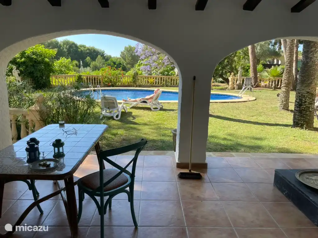 Blick aus einer Wohnung 