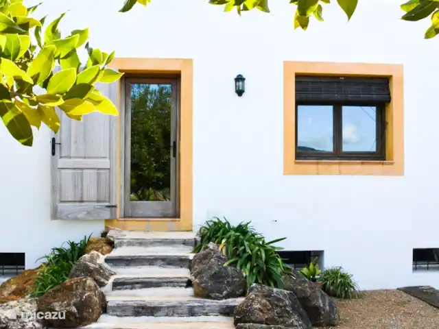 Can Roser huren in Spanje, Ibiza, San Antonio - villa garden entrance