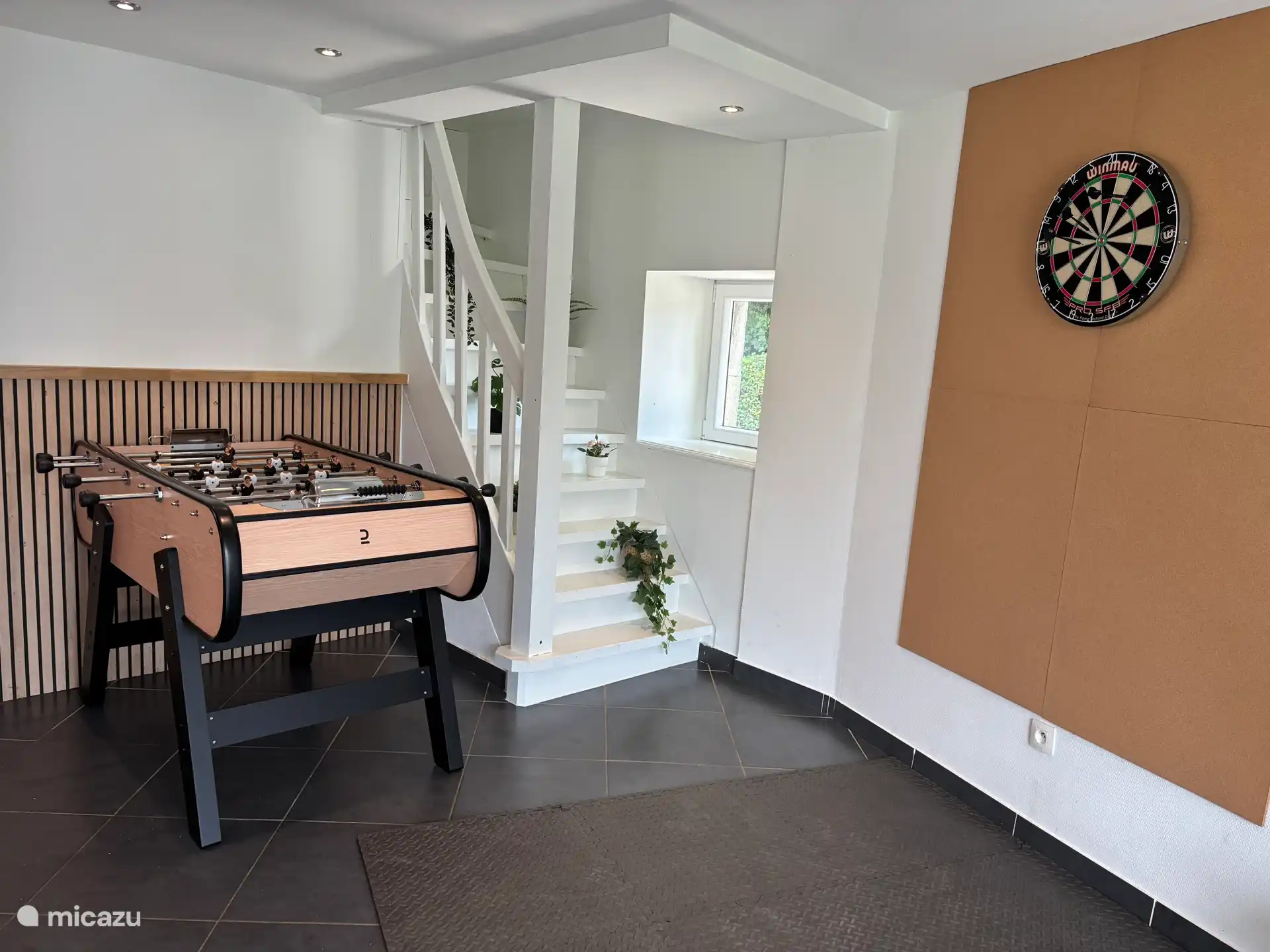 Tischfußball und Dartschei