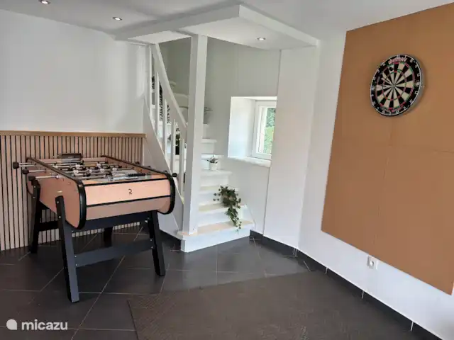 casa vacacional en Bélgica, Ardenas, Durbuy – Casa Borlon Futbolín y tablero de dardos