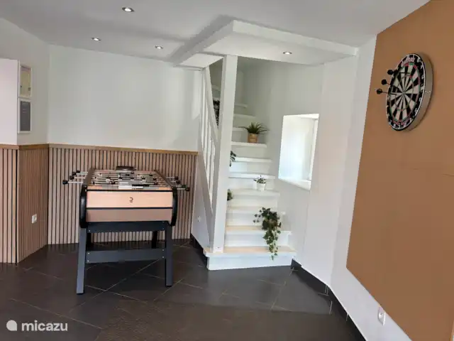 casa vacacional en Bélgica, Ardenas, Durbuy – Casa Borlon Futbolín y tablero de dardos