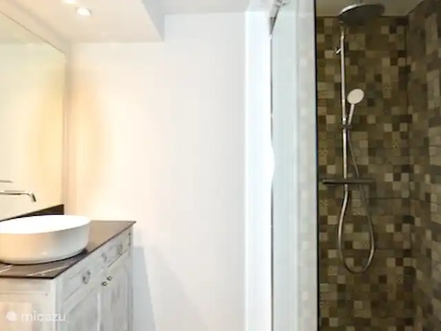 casa vacacional en Bélgica, Ardenas, Durbuy – Casa Borlon baño abajo