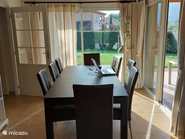 La pluie d'or huren in Frankrijk, Ardèche, Vallon-Pont-d'Arc - villa eettafel voor 8 personen