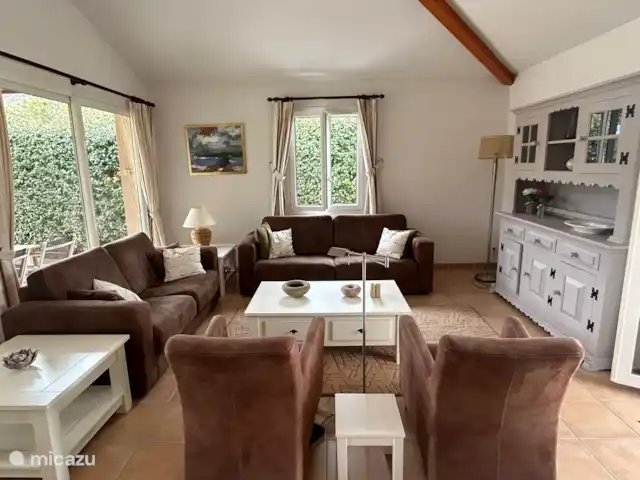 La pluie d'or huren in Frankrijk, Ardèche, Vallon-Pont-d'Arc - villa heerlijke banken en stoelen. Speelgoed en spellen beschikbaar
