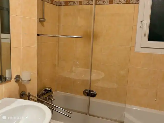La pluie d'or huren in Frankrijk, Ardèche, Vallon-Pont-d'Arc - villa bad met douche beneden
