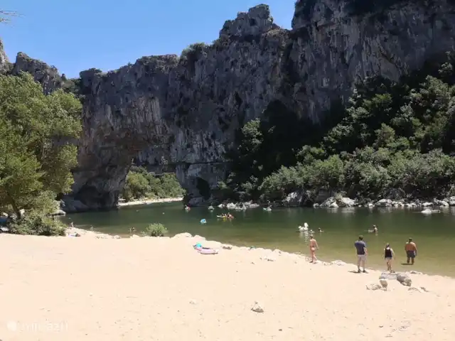 La pluie d'or huren in Frankrijk, Ardèche, Vallon-Pont-d'Arc - villa de arc in de buurt met een parkeerplek en strandjes