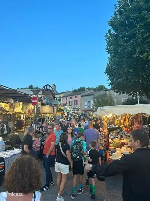 Vallon Pont D'Arc Markt Donnerstagmorgen