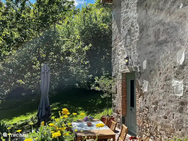 Chateau de Freyssinet - Dulice huren in Frankrijk, Haute-Vienne, Saint-Priest-Ligoure - vakantiehuis Het terras