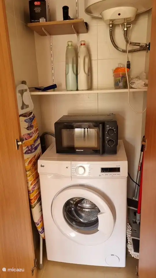 Waschmaschine und Mikrowelle