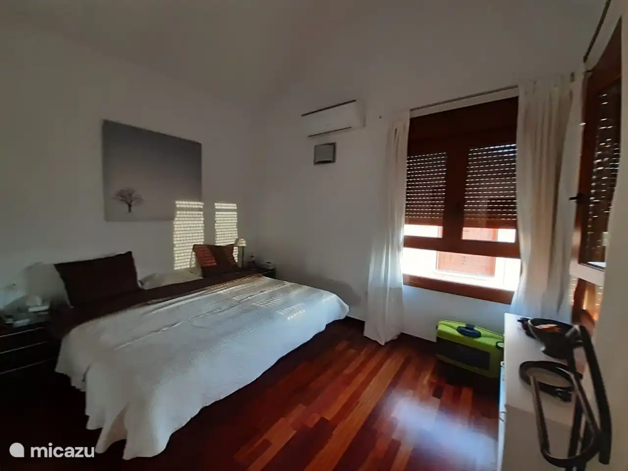 Slaapkamer boven voorzien van Airco