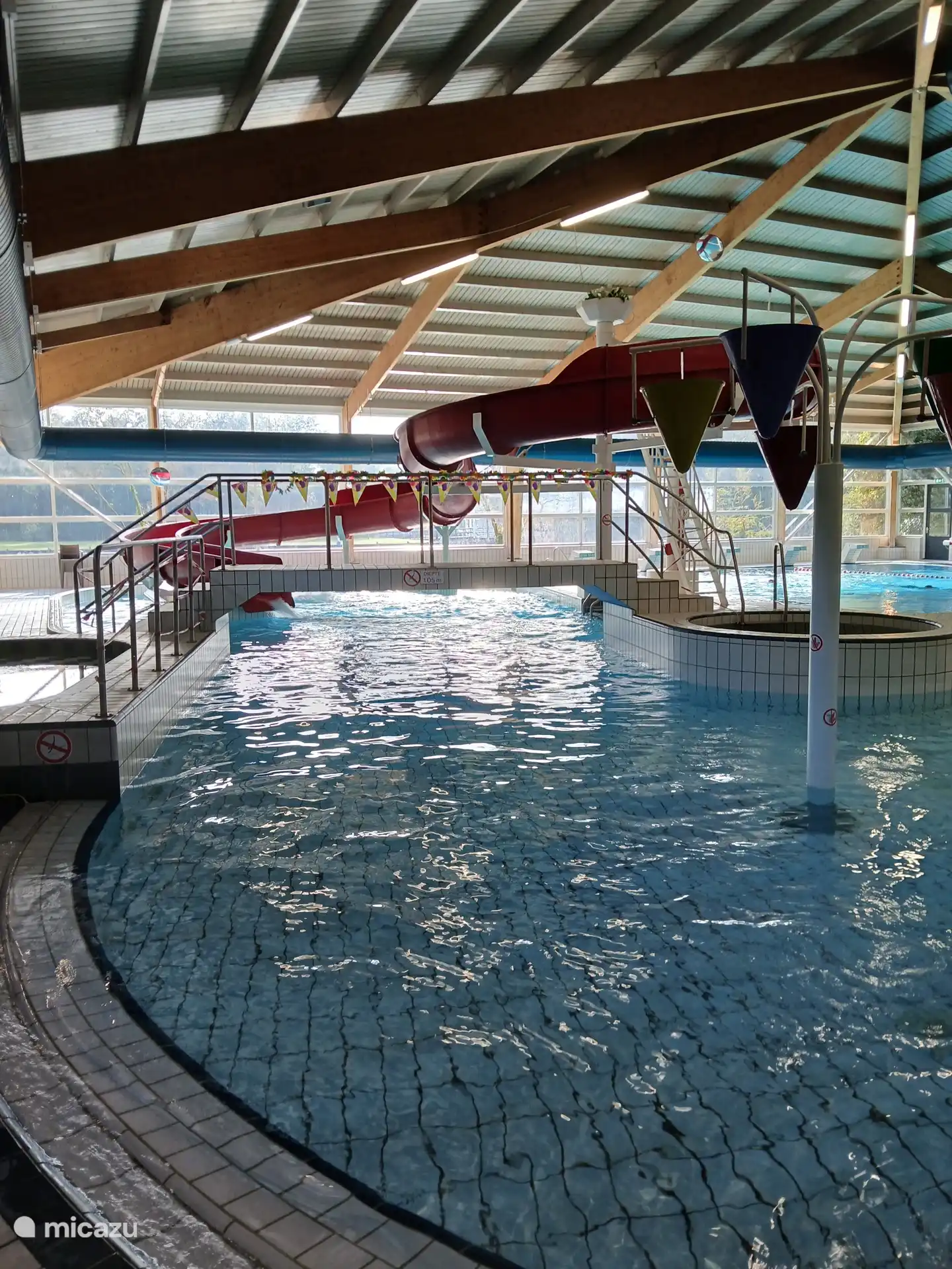 Während Ihres Aufenthalts können Sie dieses Schwimmbad kostenlos nutzen. 