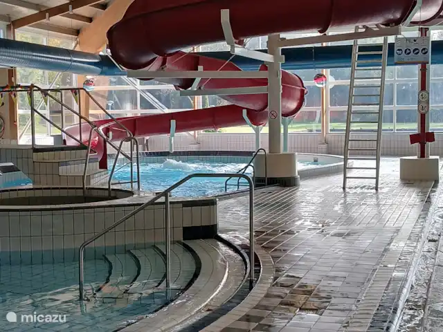 Location de Vacances Pays-Bas, Groningue, Vlagtwedde, maison de vacances - Belle maison deux sous un toit Voici une photo de la piscine qui l’accompagne.
