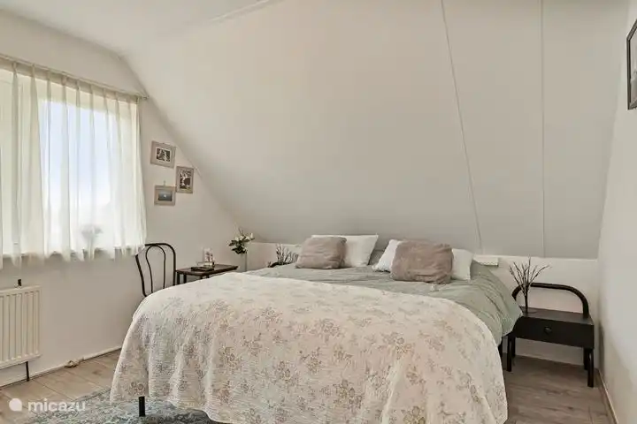 Das „große“ Schlafzimmer.