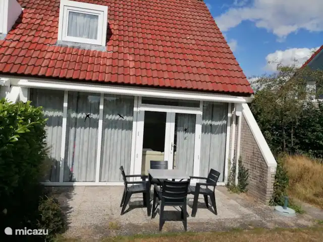 Location de Vacances Pays-Bas, Groningue, Vlagtwedde, maison de vacances - Belle maison deux sous un toit Une autre photo de la façade de la maison.