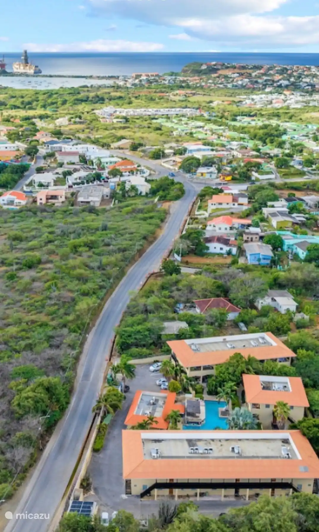 El parque desde el aire. Hermoso en el verde y el mar a unos 7 minutos en coche. 