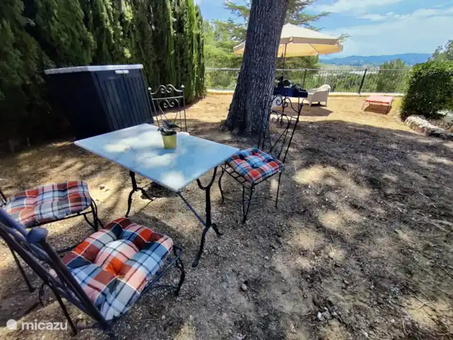 Location de Vacances Espagne, Valence, Monserrat, studio - Casa MuchoMas-Studio, Valence 25min Belle place pour le petit déjeuner.