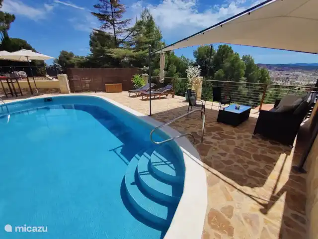 Location de Vacances Espagne, Valence, Monserrat, studio - Casa MuchoMas-Studio, Valence 25min Choisissez votre emplacement. Sous le soleil, à l’ombre ou dans la piscine.