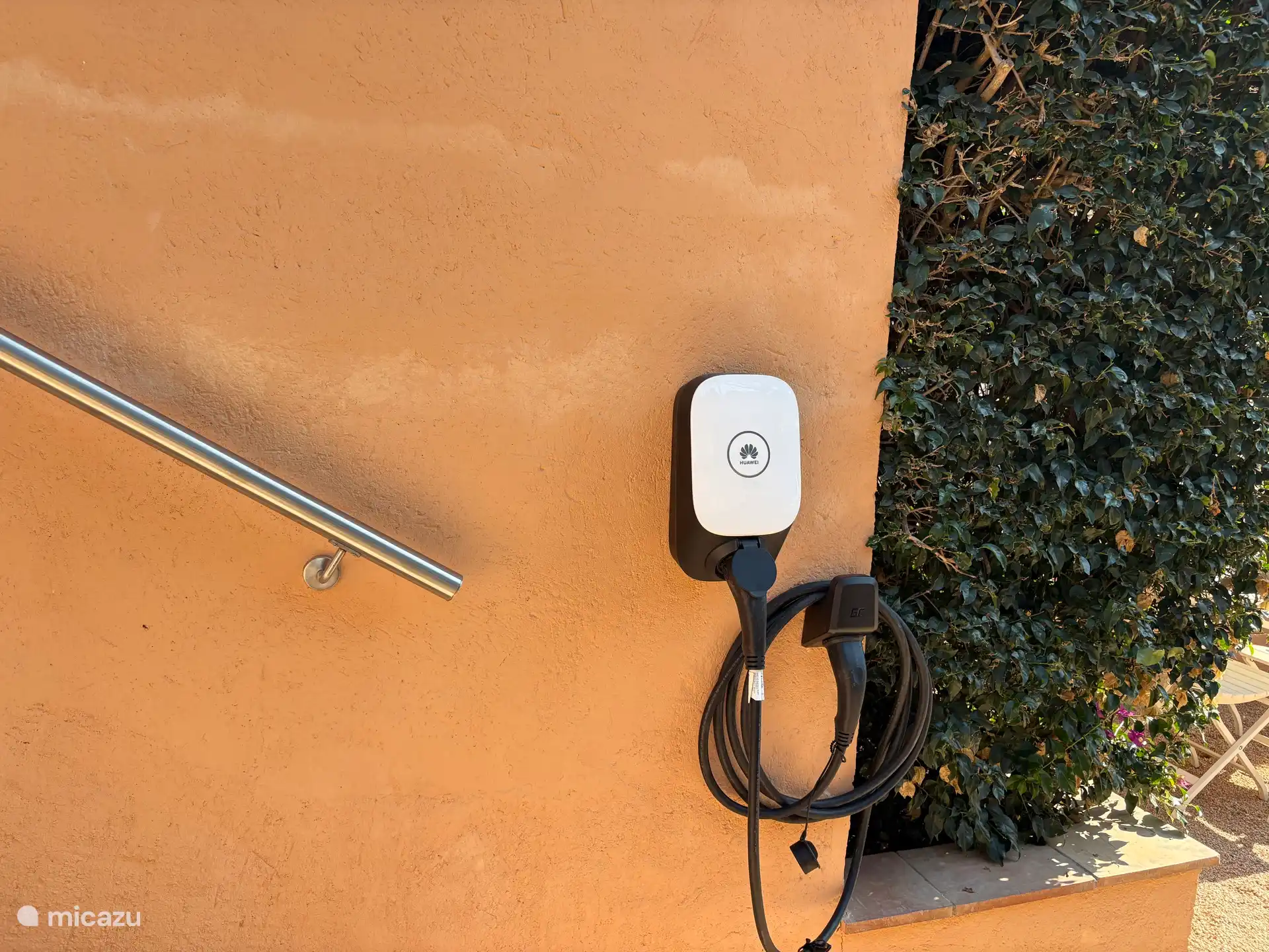 Station de recharge, gratuite pendant la journée