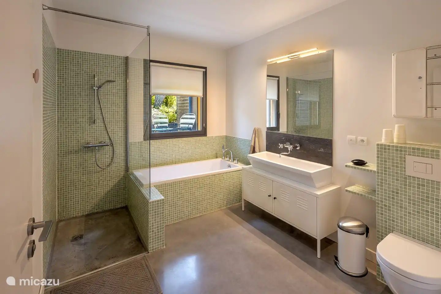 Deuxième salle de bain.