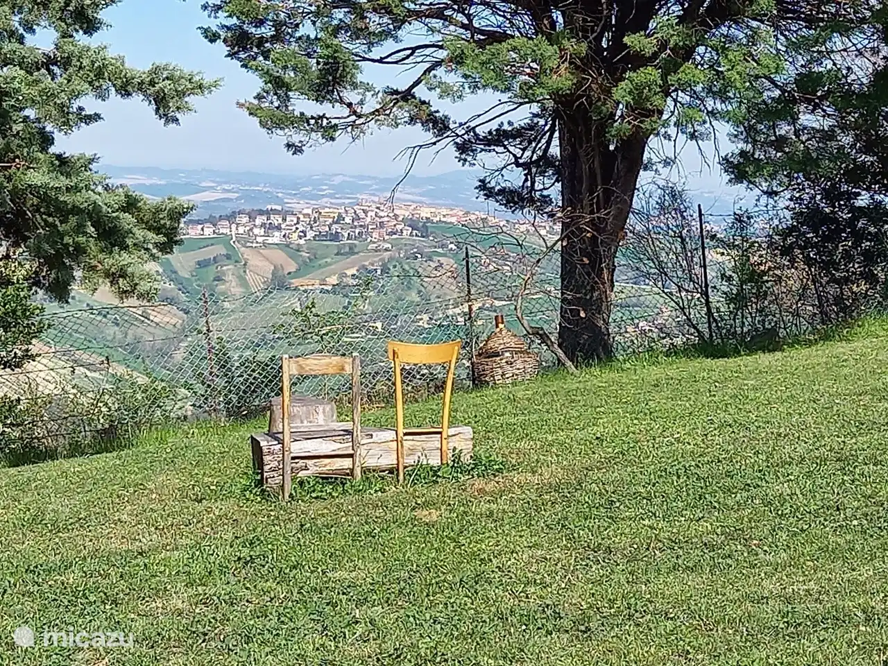 Blick auf das Dorf Staffolo.